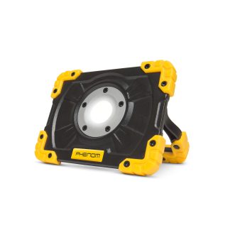 LED-es reflektor és vésztöltő egyben